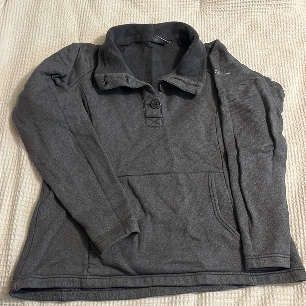Large Columbia sweatshirt
